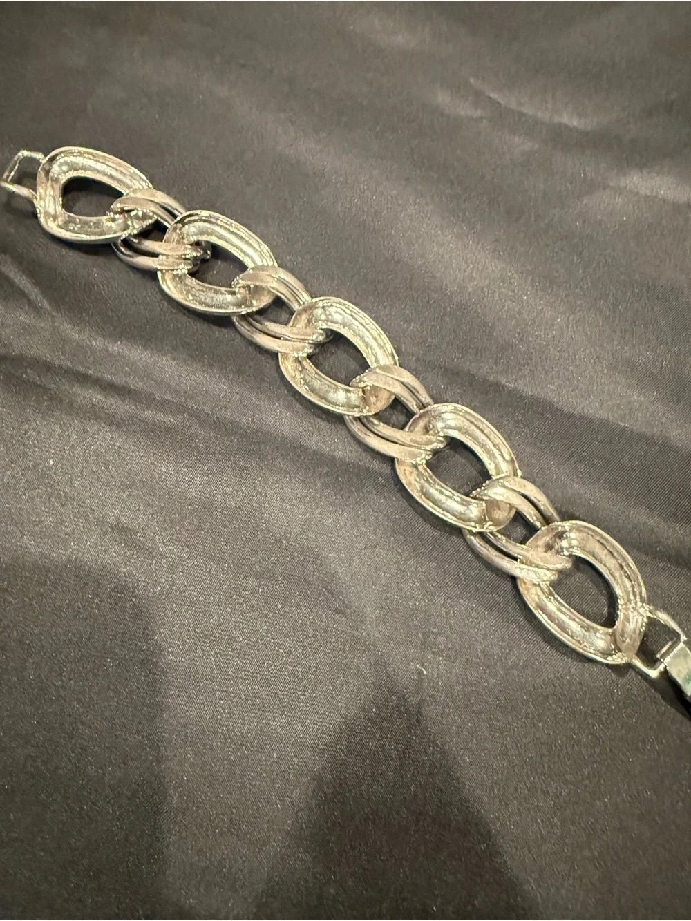 Chunky Silver Tone Oval Link Chain Bracelet Textured Statement Jewelry
